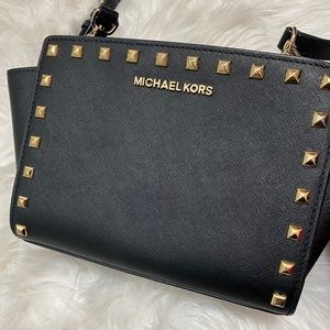 SELMA LEATHER STUD CROSSBODY: Michael Kors